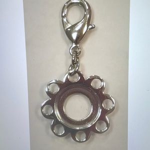 Kameleon Brand Stainless Steel Zipper Pull with Jewel Pop Remover.